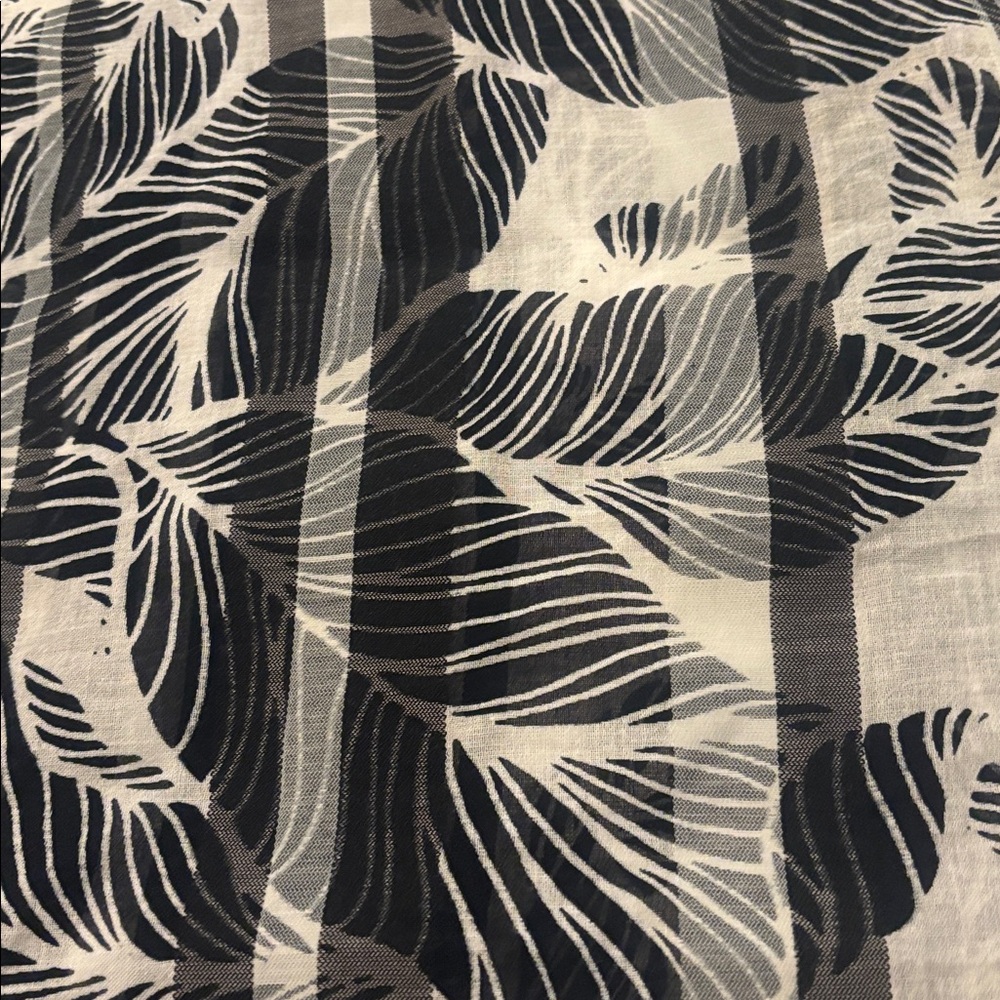 Talbots Black & White Leaf Pattern Oversized Scarf 70X52” fray hem Cotton Blend - Picture 9 of 12